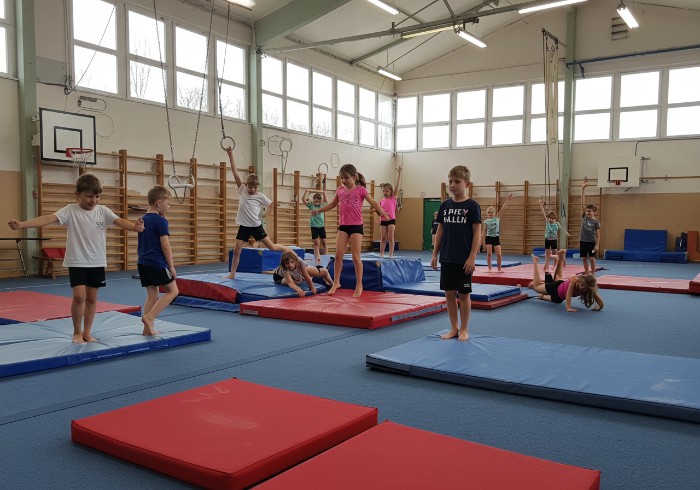 Gymnastics and kids-1