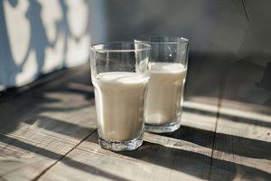 Thời điểm tốt nhất trong ngày để cho trẻ uống sữa?