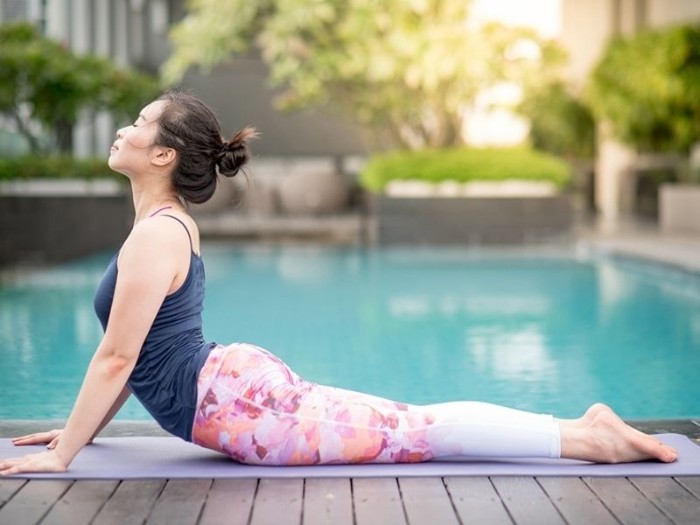 Tư thế Cobra Stretch